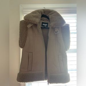 Apparis Vest